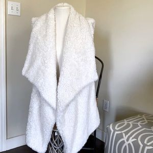 Very comfortable fleece long vest